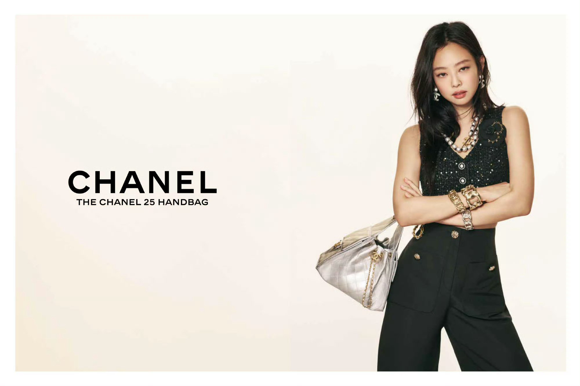 比起美妆全球地广我还是喜欢Chanel的手袋成衣珠宝腕表全球地广就算伦