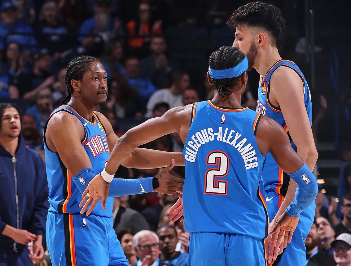 杜兰特：三弟，跟你讲个笑话，快船未来7年只有3个次轮签，你什么感觉？？？哈登：