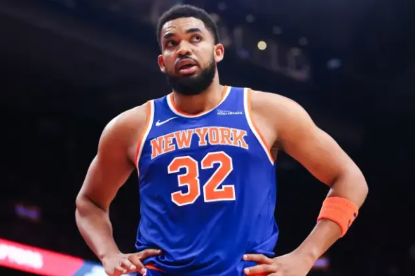 NBA总决赛第三场，马刺115-111战胜尼克斯；马刺总决赛扳回一城，大比分追至