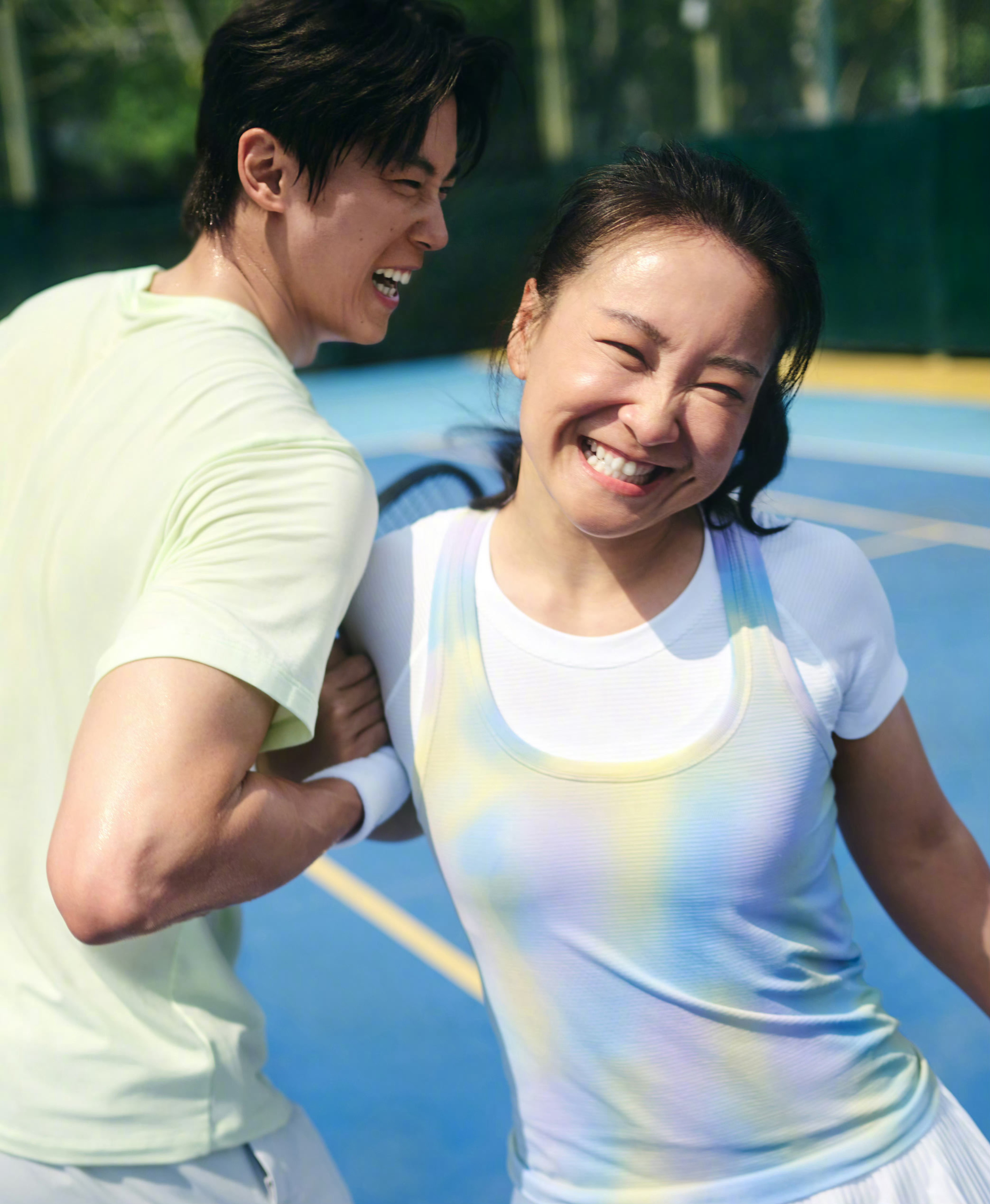 贾玲、汪顺×Lululemon酣畅淋漓，热辣盛夏☀️好有能量的一组运动大片?