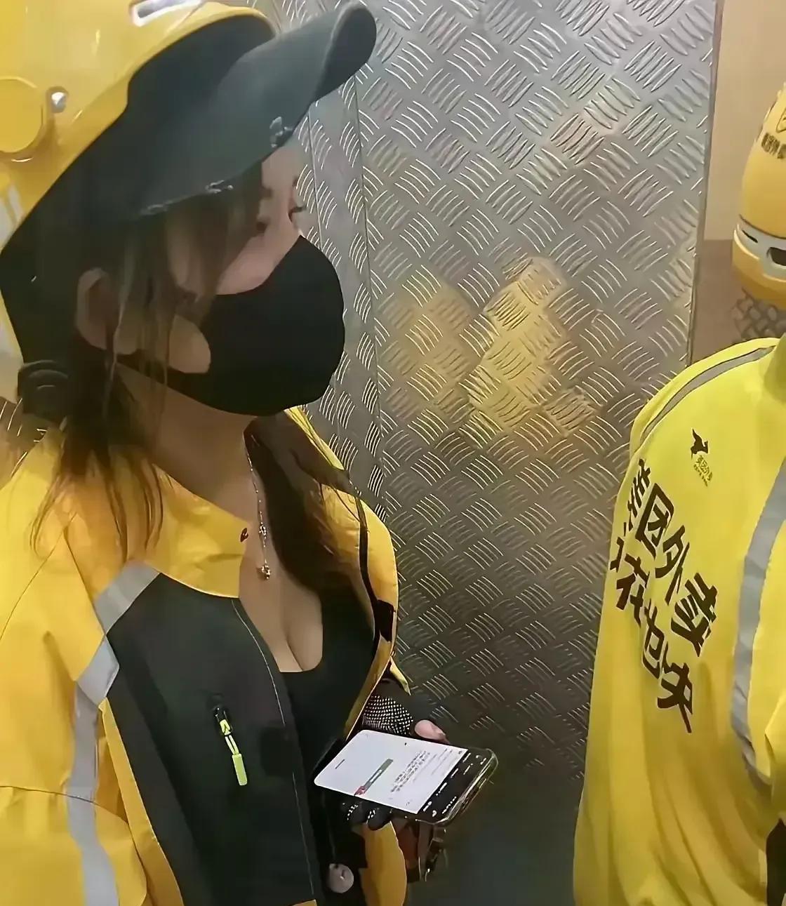能找到副业做，还是要坚持做着，副业有时真的可以撑起一个家朋友上班工作不忙，就做