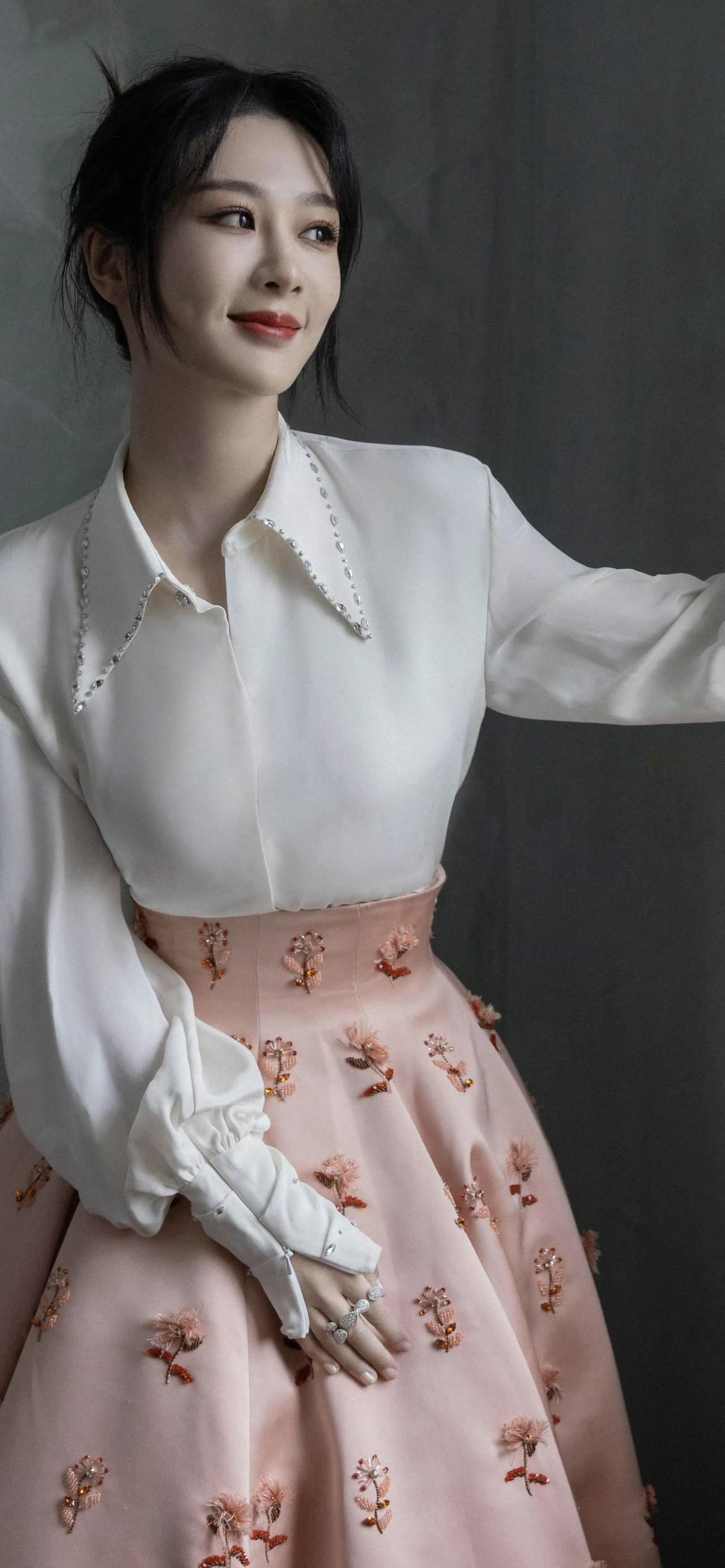 美女壁纸-第6018期-杨紫