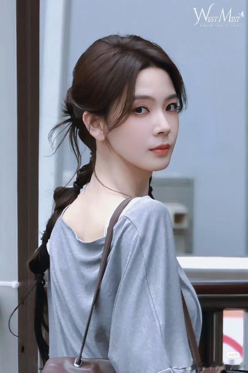 芒果TV综艺《我家那闺女2026》今日正式官宣，将于2026年8月23日中午12点在芒果TV首播，时