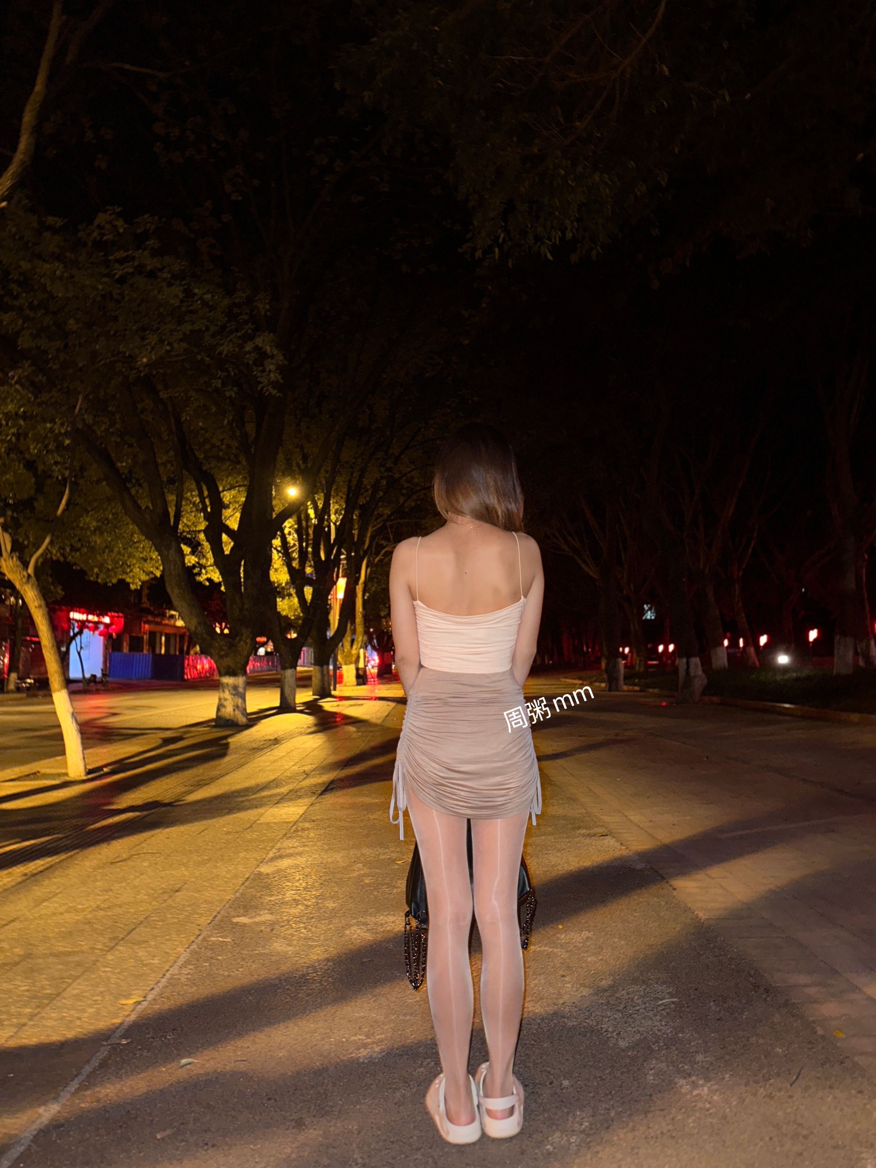 做一个背影杀手今日穿搭(ootd)​​​