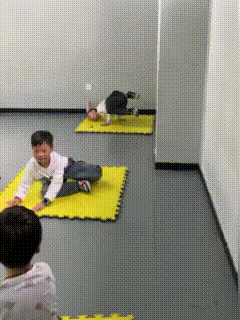 “这才是真功夫！”湖北随州，街舞课上，小学员们正在训练平板支撑，正进行到一半，