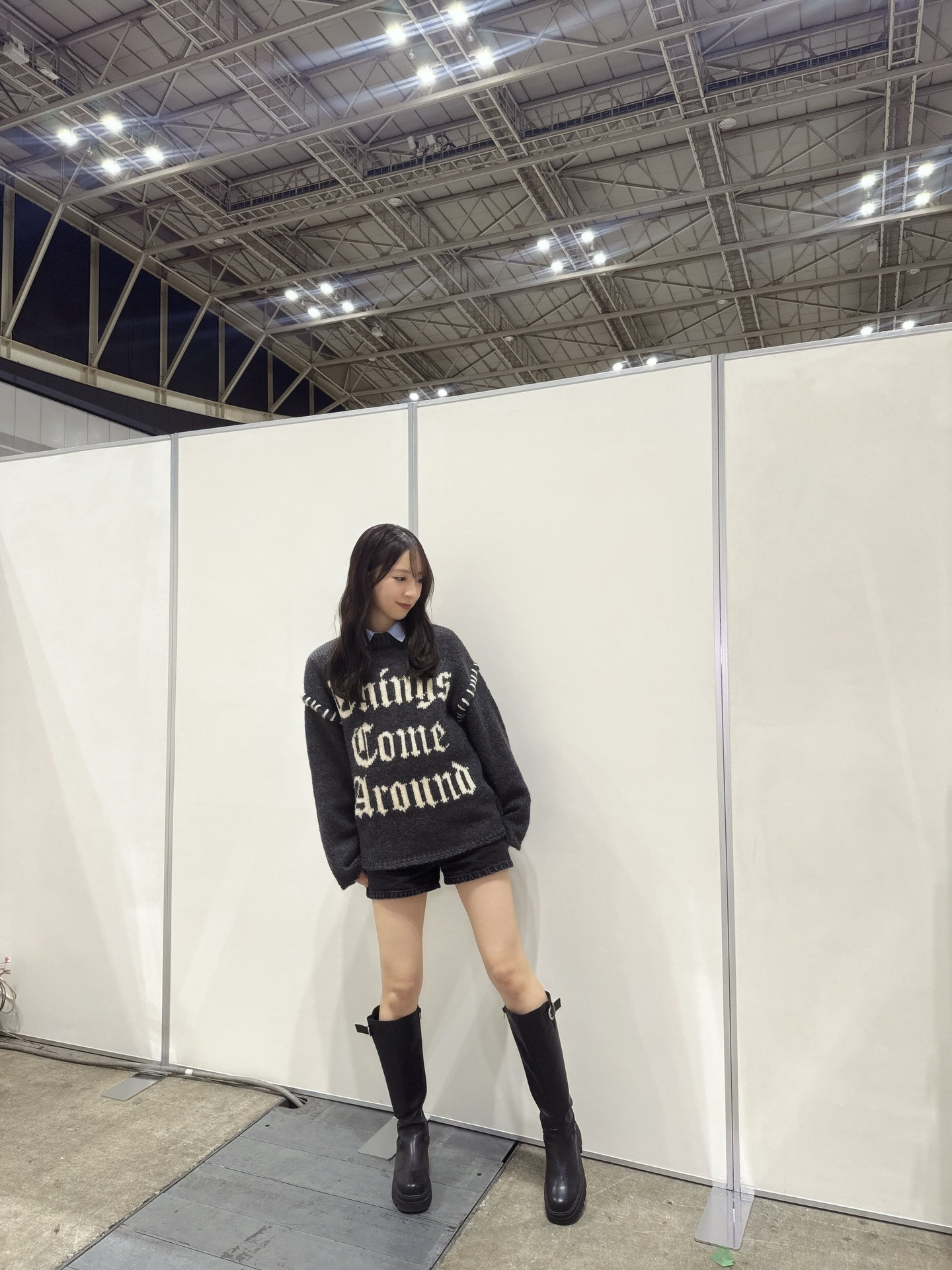 金村美玖🍣「寒いけどミニ丈☕シール交換もしたよ〜」mikugramパシフィコ