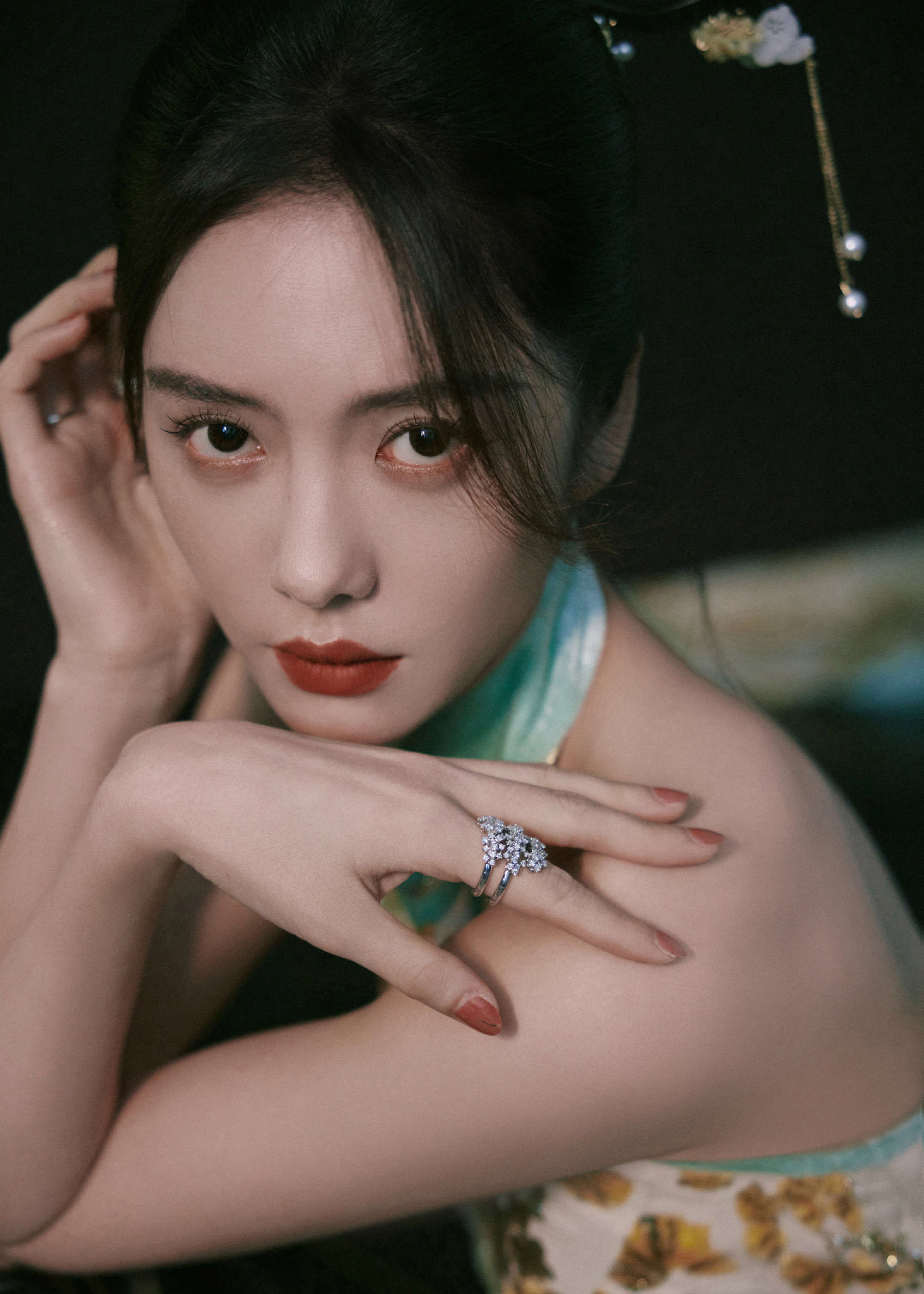 蔡文静，东方韵味旗袍美人，一半烟火一半诗意​​​
