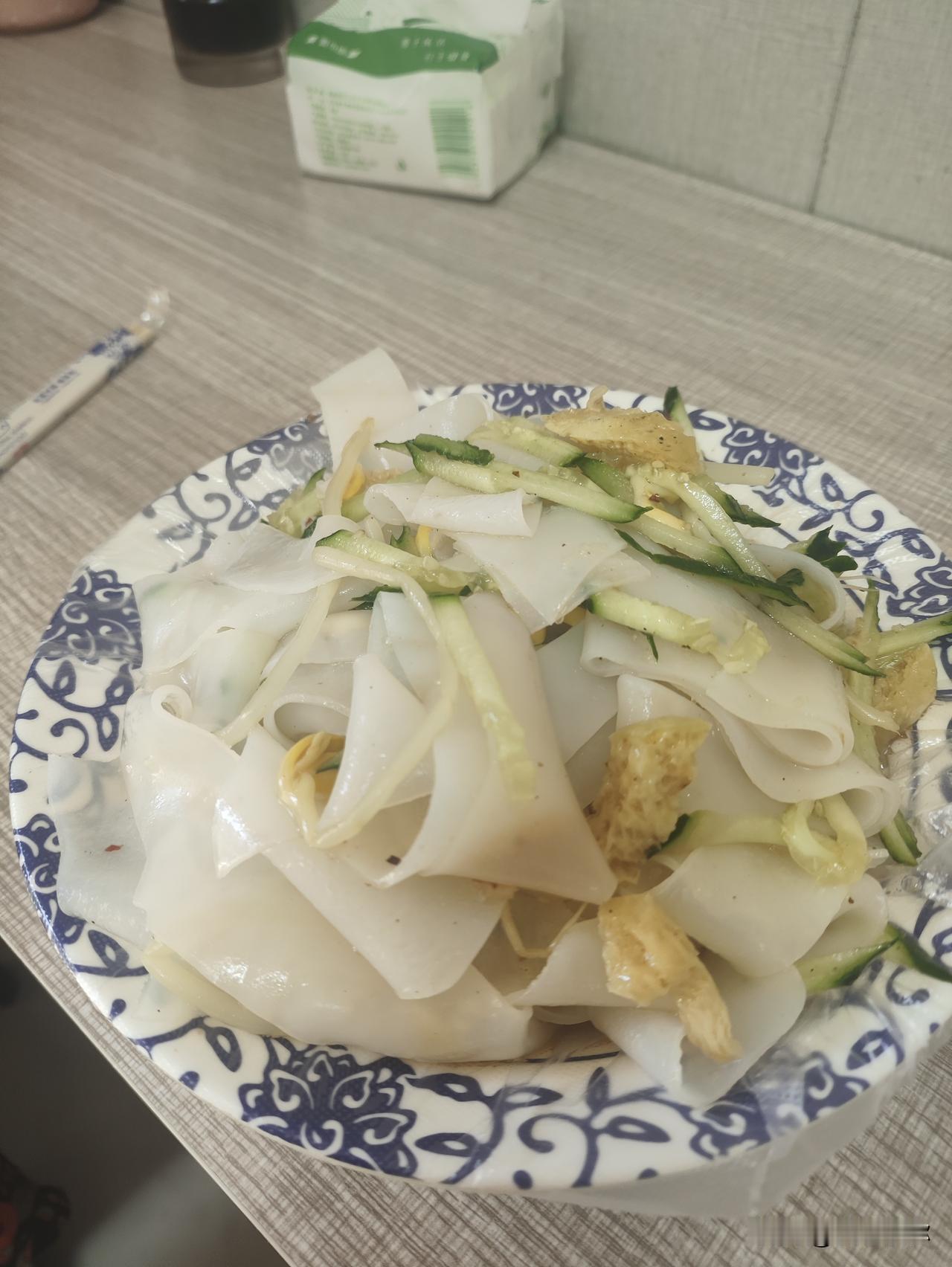 踩雷炸酱面意外挖到宝！大连罗斯福后身藏了十年陕西老牌小吃店本来满心欢喜去罗
