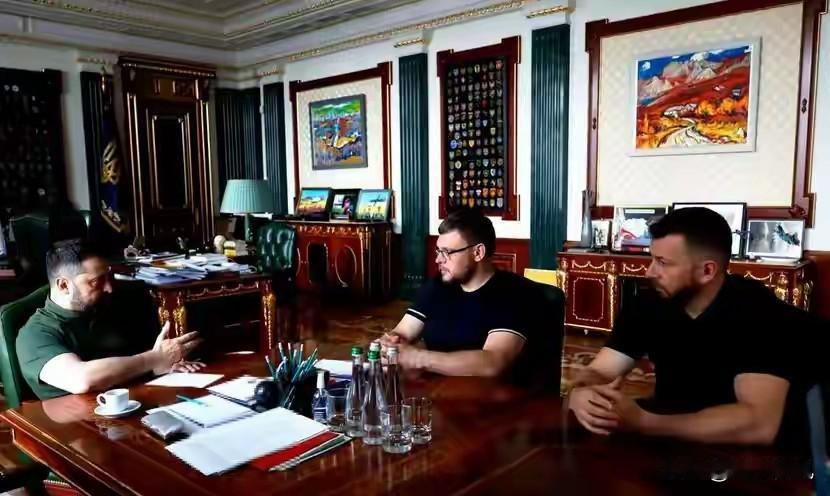 第二条“大鱼”落网！乌克兰总谈判代表下台，泽连斯基已危在旦夕刚号召“继续抵