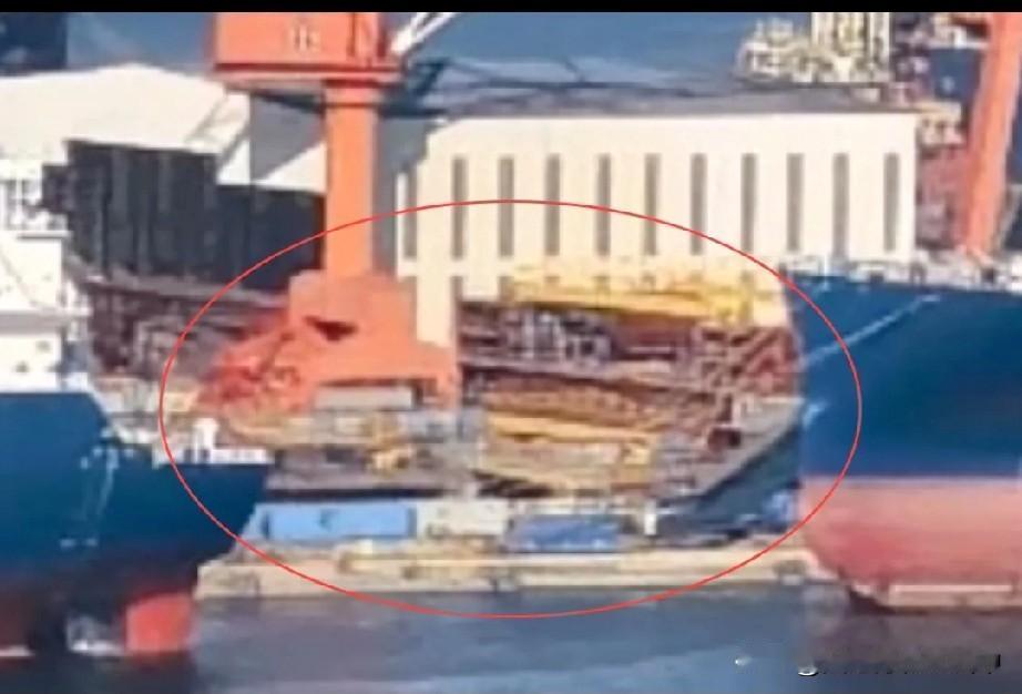 今日刚出的新图，清晰度就别多想了，咱们也就是图一乐呵。有个关键细节很明显，4