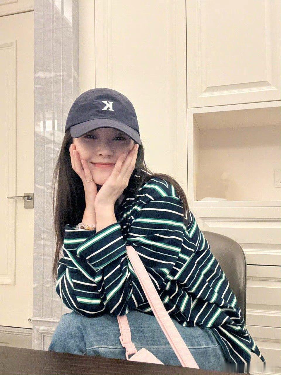 张佳宁少女感家人们谁懂啊？？张佳宁少女感比我20岁还离谱！！姐姐能不能开班呀，就