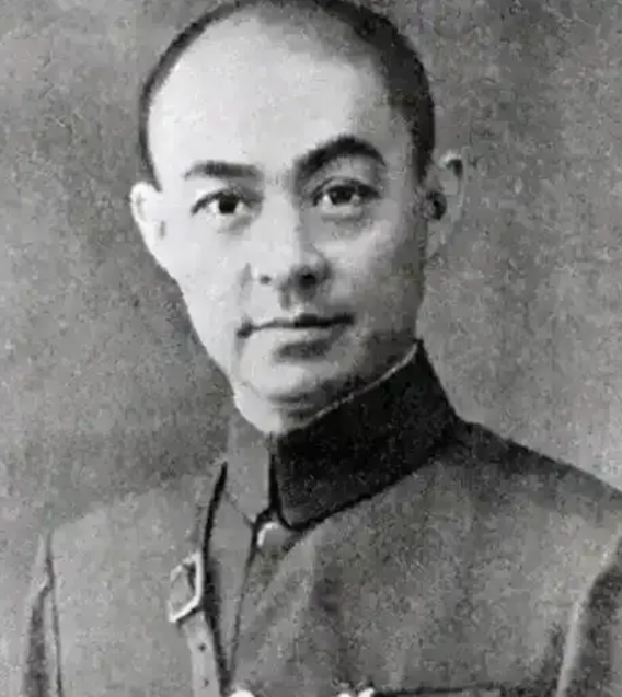 张自忠和唐生智，两种选择，两种命运。南京保卫战，唐生智不战而退，弃城逃跑。虽