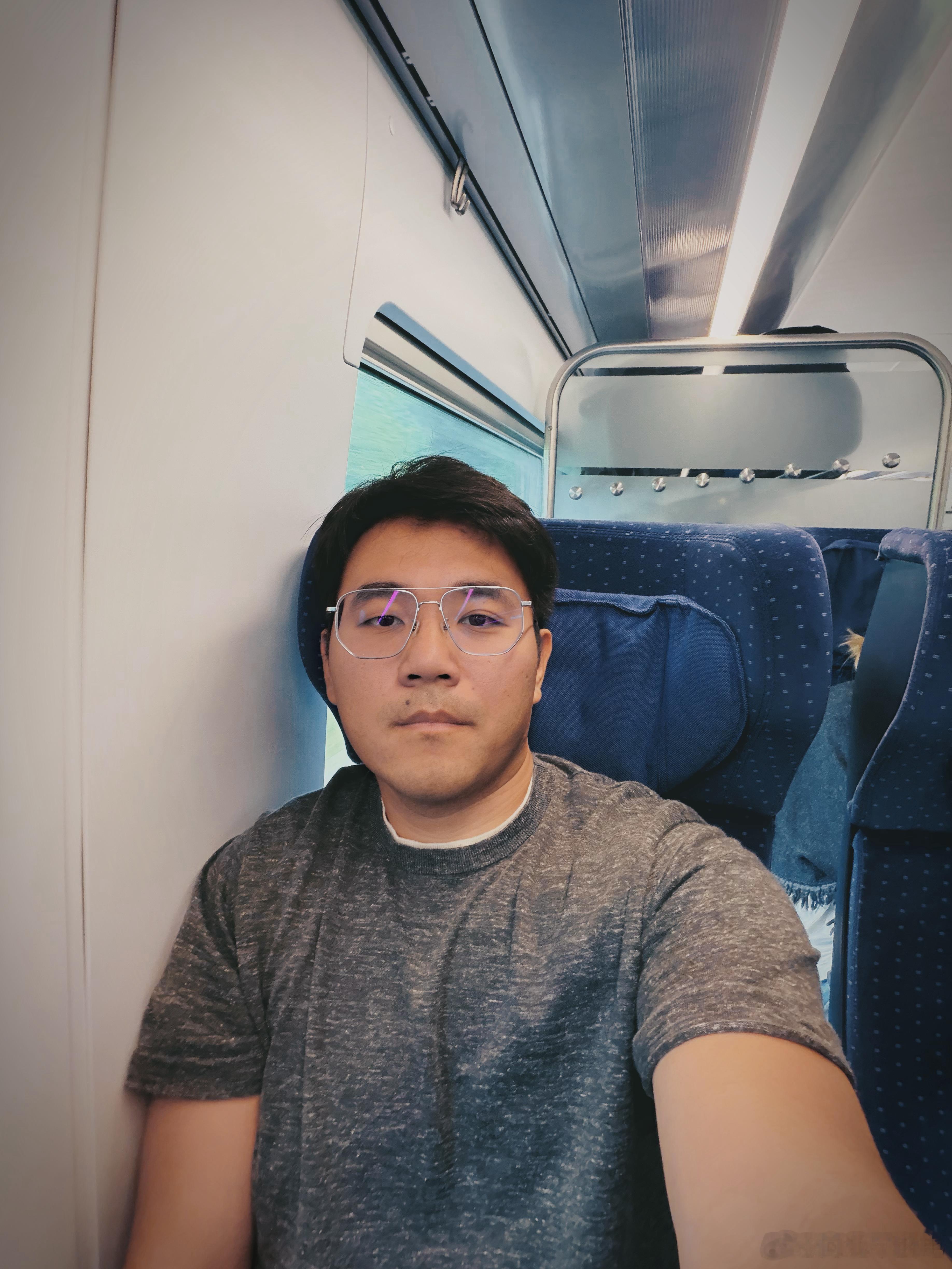 服啦，半个小时内无数人过来问我[笑着哭]这真的不是我，我在慕尼黑刚刚喝完啤酒，正在