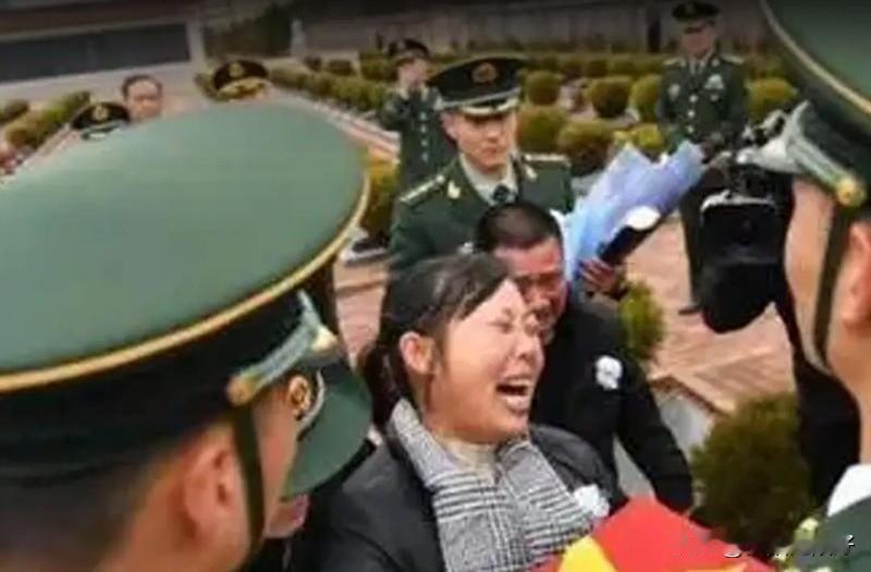 “国家白白培养了他5年！”2018年，武警济南支队入职了一个月的大学生，还立下了