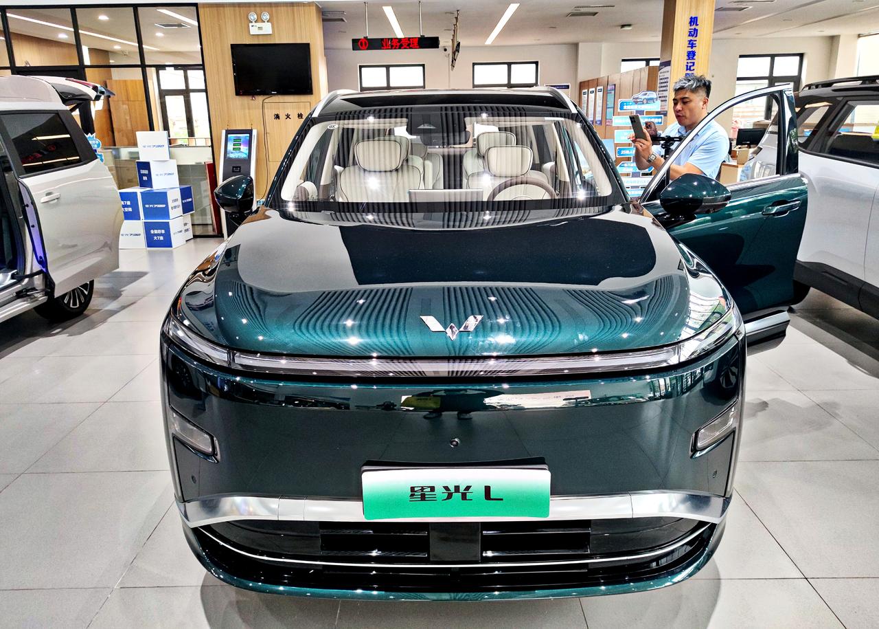 人民的大六座SUV《星光L》上汽通用五菱旗下，一款全新插混大六座SUV，