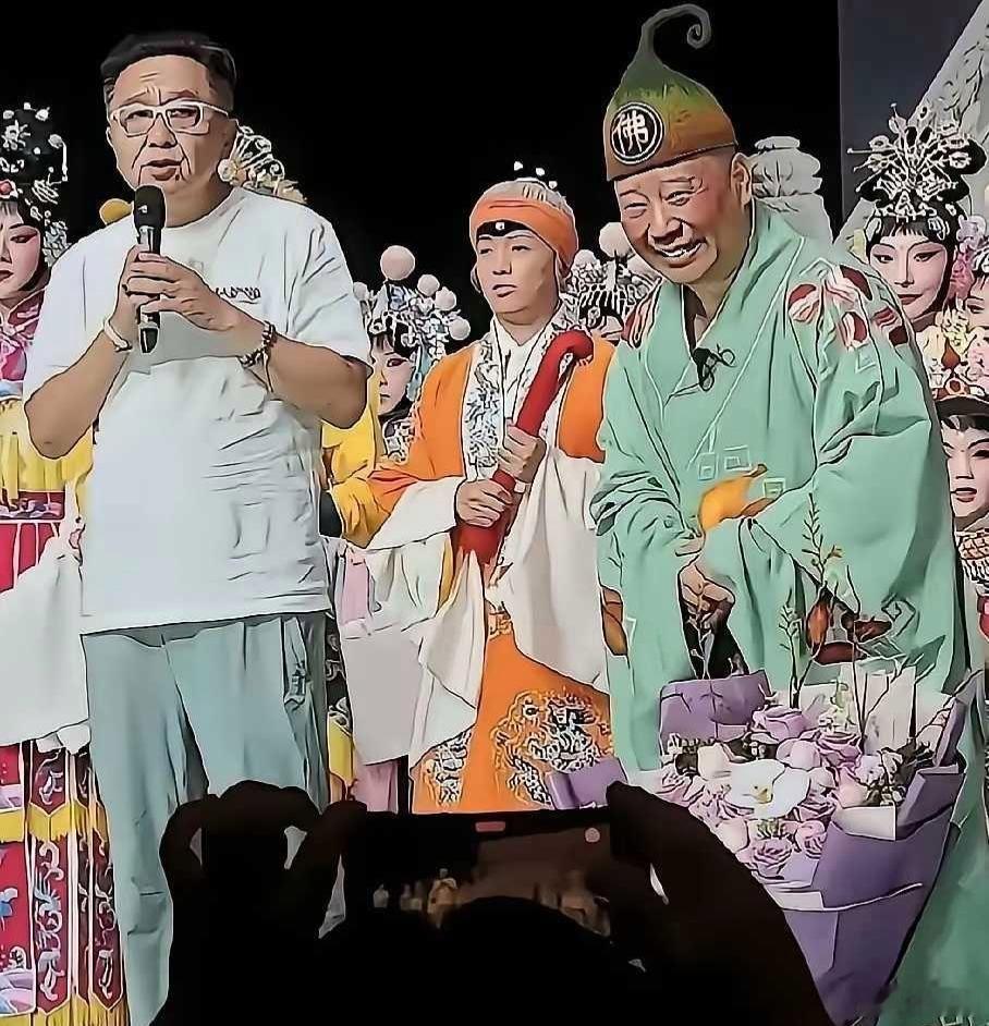 于谦这一次为什么没有拦着郭德纲呢？于谦多次给老郭救场，不知道为什么这一次，他就站