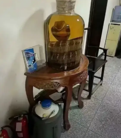 老丈人问我这酒有什么功效，我该怎么回答？