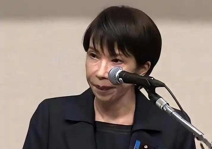 现在您看清楚脚盆鸡的底色了吧？救灾现场，竟有人冒充自卫队趁乱打劫？灾区民众已发