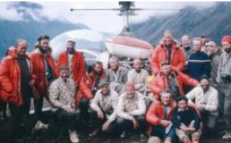 1965年秋天，美国与印度登山队秘密登上喜马拉雅山，企图用监视装置盗取中国绝密信