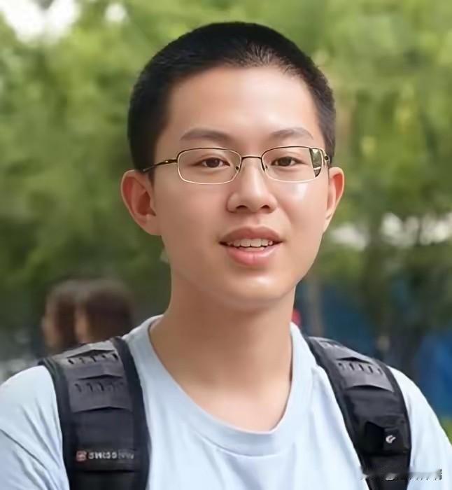太清醒了！浩宁，河北省高考理科状元，全国一卷最高分纪录保持者，清华大学超级学霸，