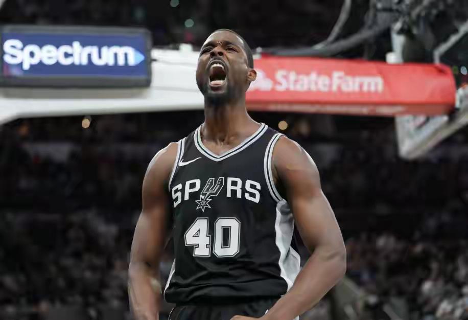 巴恩斯不是打不了关键战，最爱打雷霆马刺再胜雷霆，巴恩斯上场26分钟，投篮9中