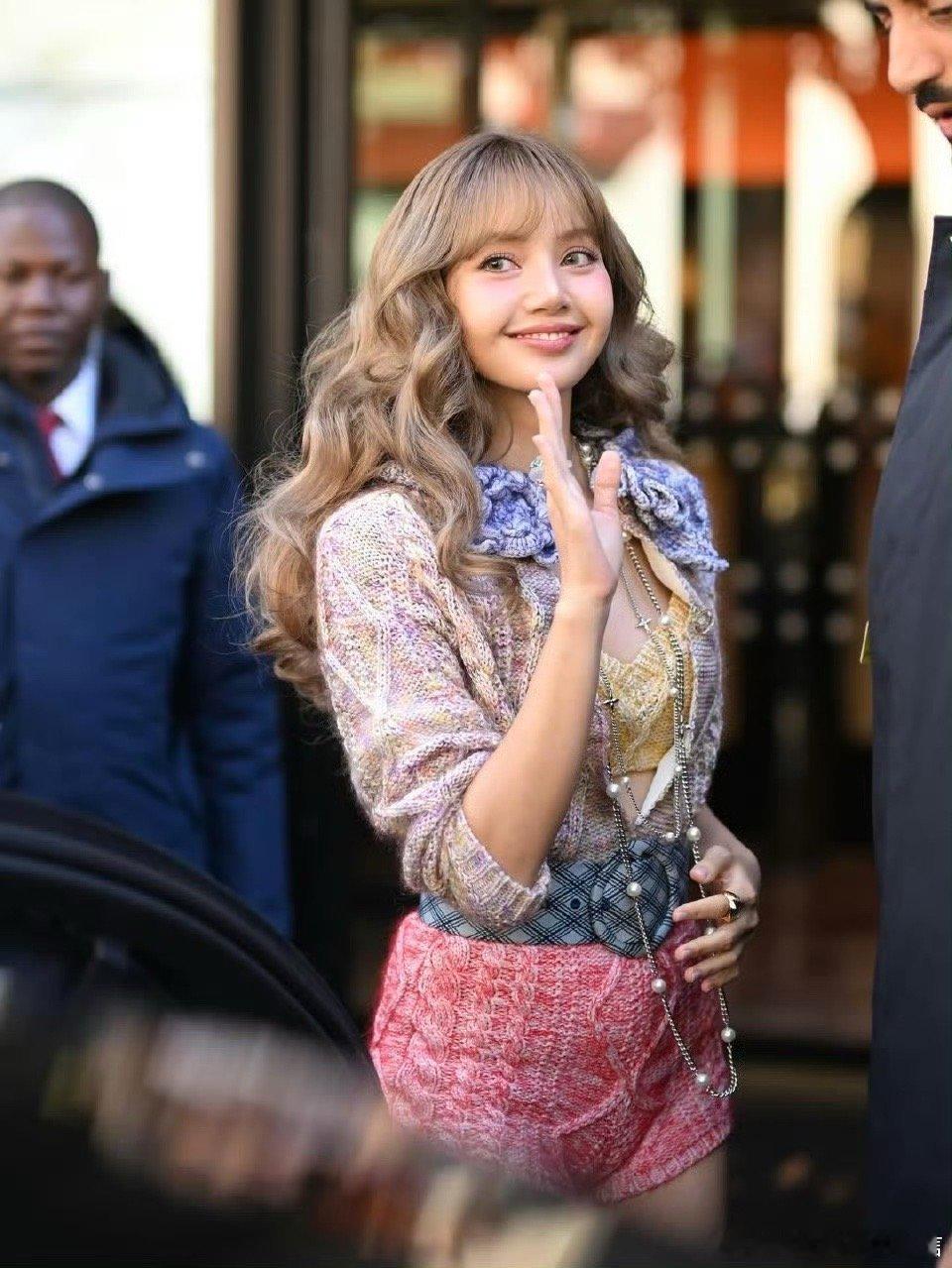 lisa出发lv秀场lisa芭比风美的晕掉​​​