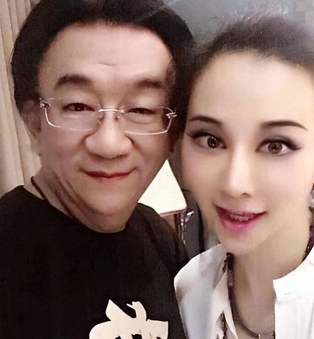 侯耀华“后院”起火，徐少华唱歌，安娜金伴舞