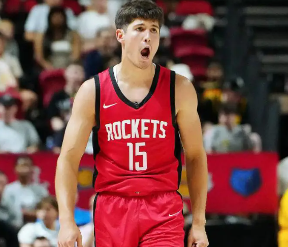 出谢泼德换科比怀特并非不可行谢泼德唯一的作用就是乱战砍分，他有一些抢分能力，但