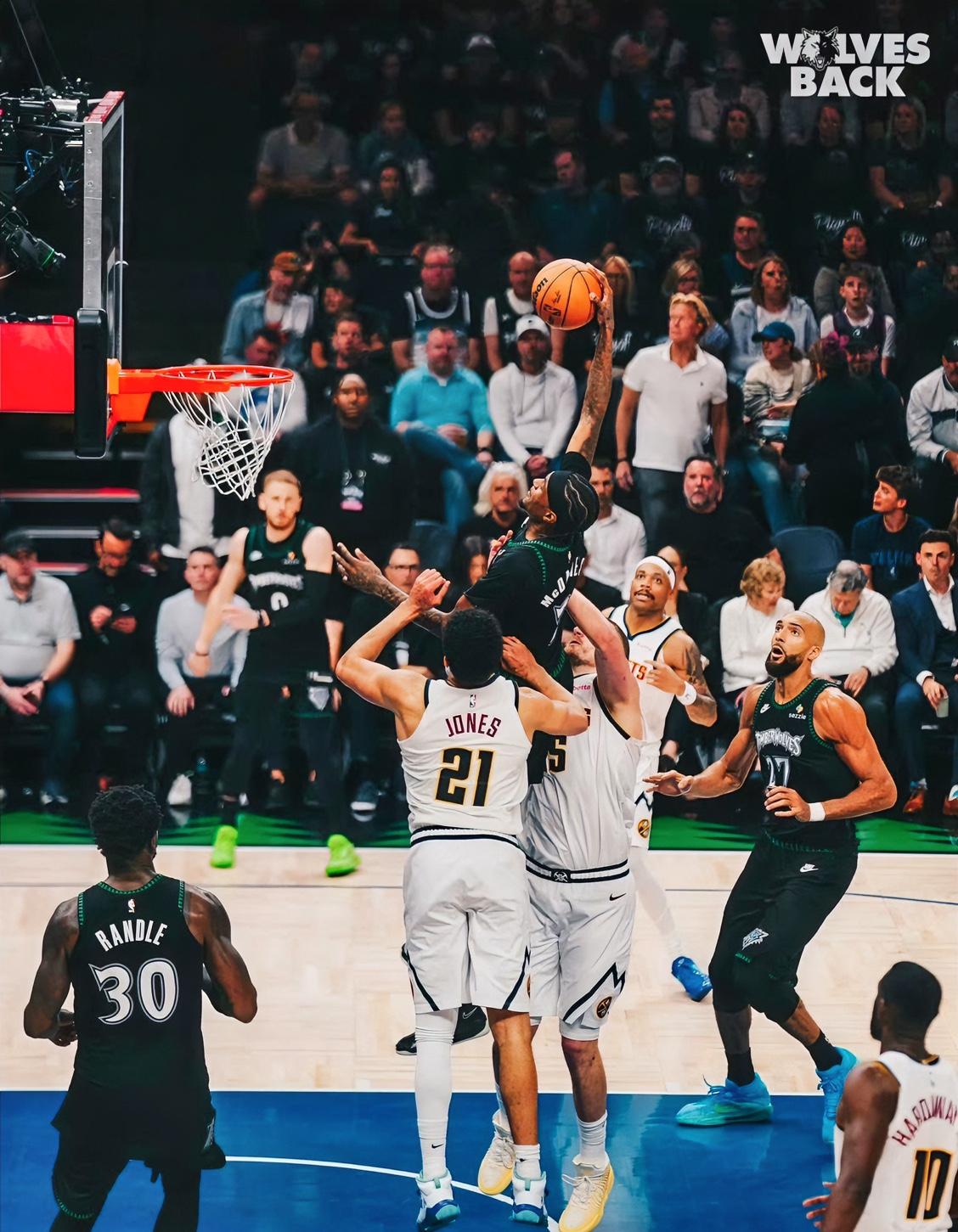 40罚输17分掘金危矣，不妨参考老对手湖人的破局之道！今日掘金来到森林狼主场，