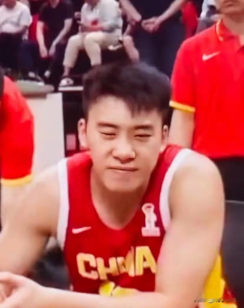 中国男篮人员精减，只带了12名球员前往韩国备战与中国台北的最后一战。球员名单与