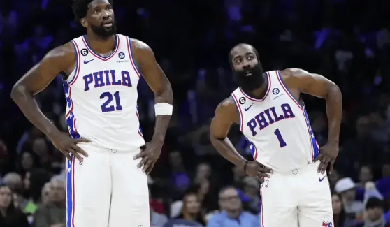 NBA情报局7月17日讯  恩比德在节目里大吐苦水，说哈登现在都不理他了，搞得自