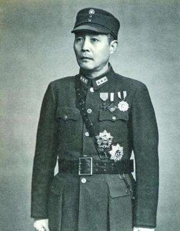 1938年，军统湖北站正在午休，钱大钧黑着脸，推开办公室的门，看着屋里坐着的站长