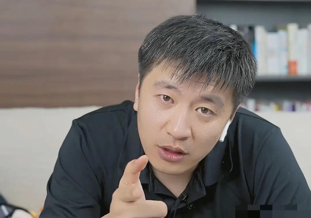 朋友在张雪峰公司工作的离职后告诉我一个秘密，张雪峰的账号之所以被封，不是因为