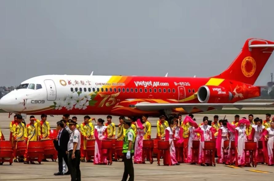 越南签署协议引进10架C909支线客机。路透社报道，越南越捷航空周四宣布：已