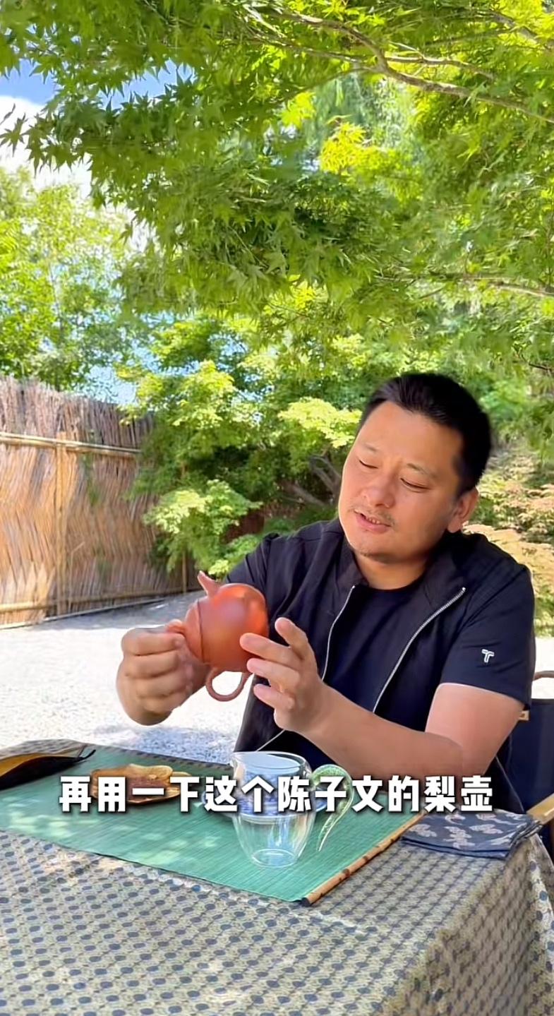 山东菏泽大网红，国建立（北京三叔），斋戒百日。这是他父亲去世后，遵循传统守孝习俗