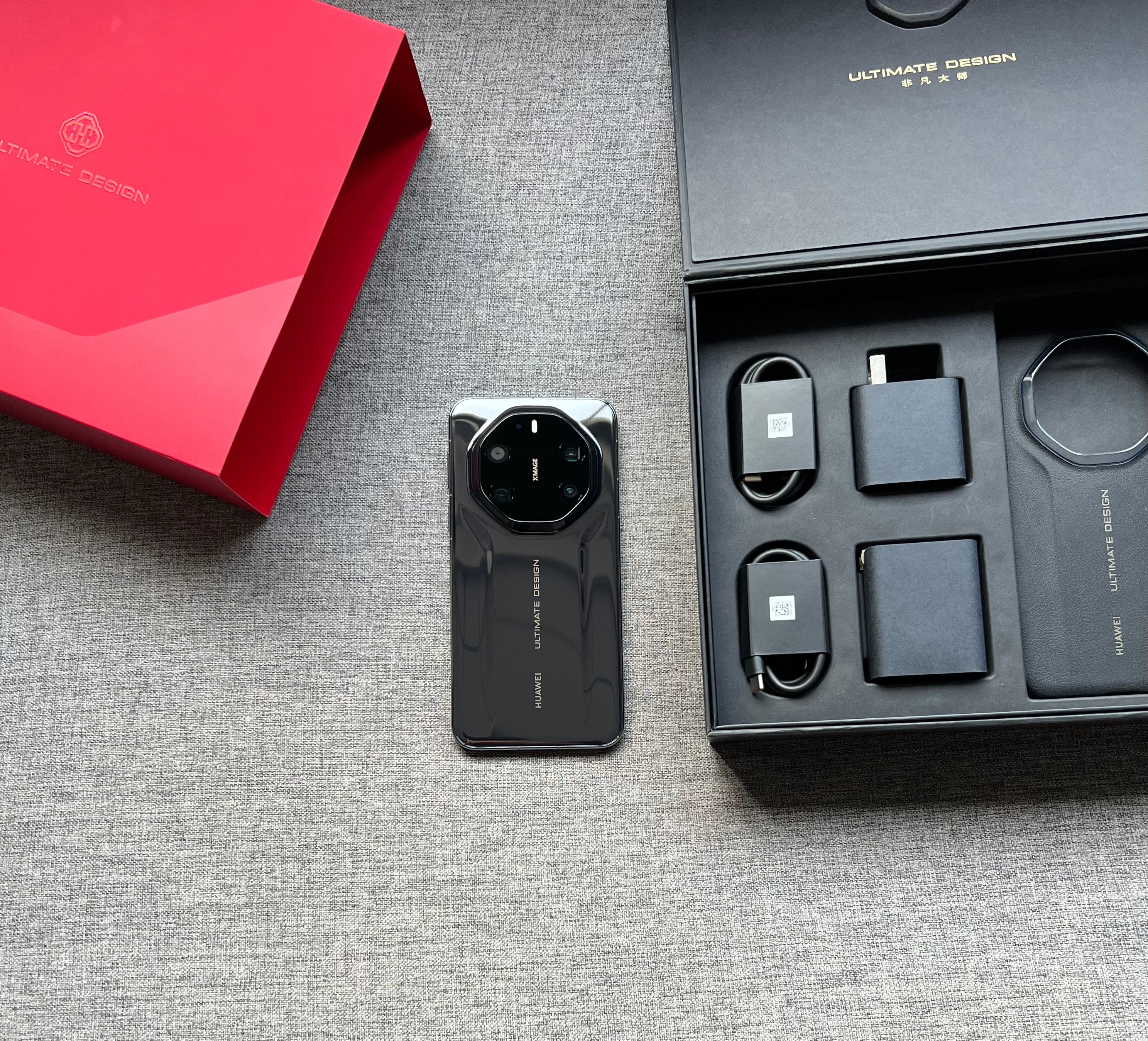 华为Mate80RS非凡大师20+512G玄黑，仅使用几天，99新全套，带价