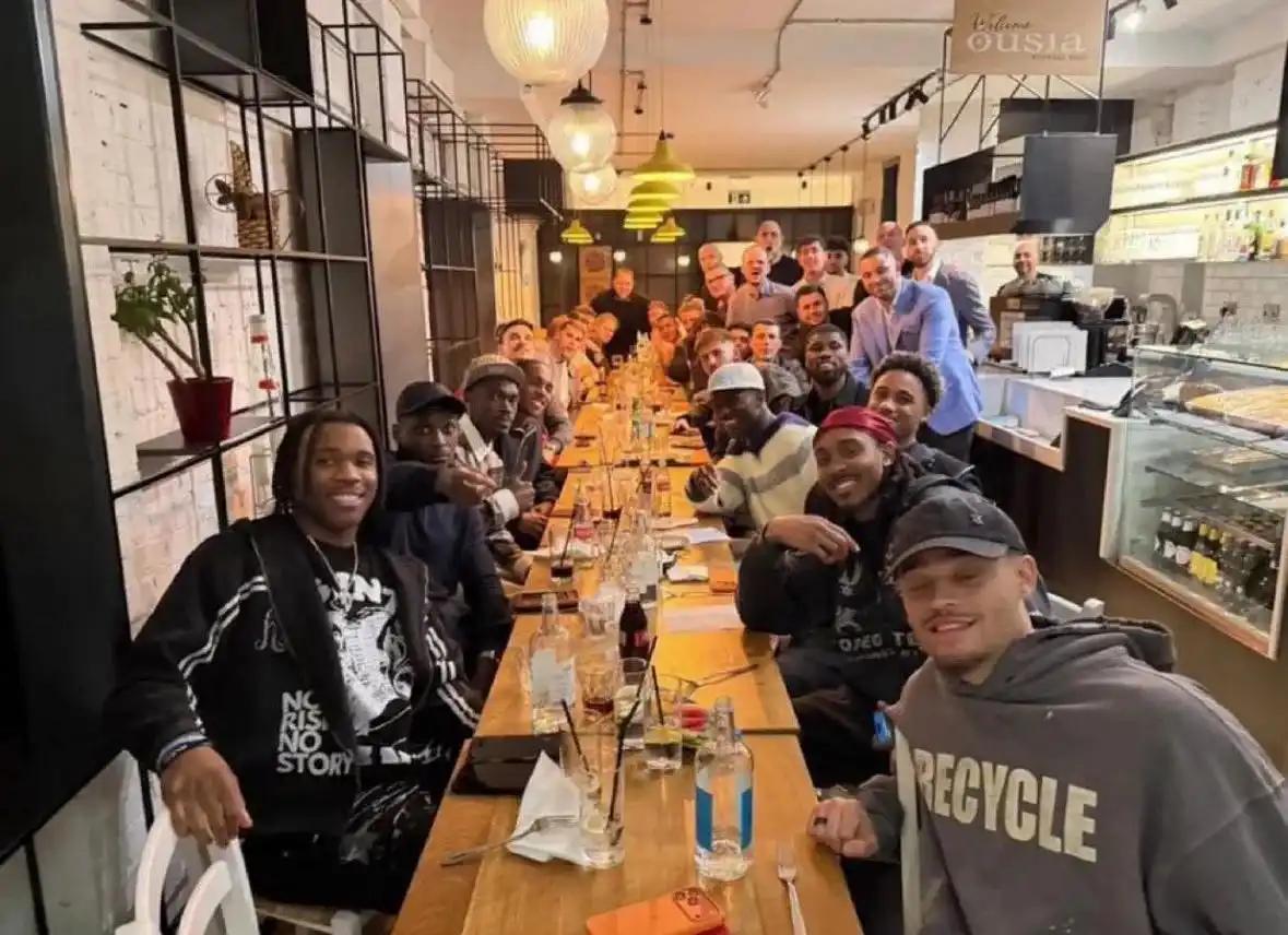 曼城2：1纽卡斯尔，距榜首只有2分！阿森纳将客战热刺！如若丢分的话，就给曼城更