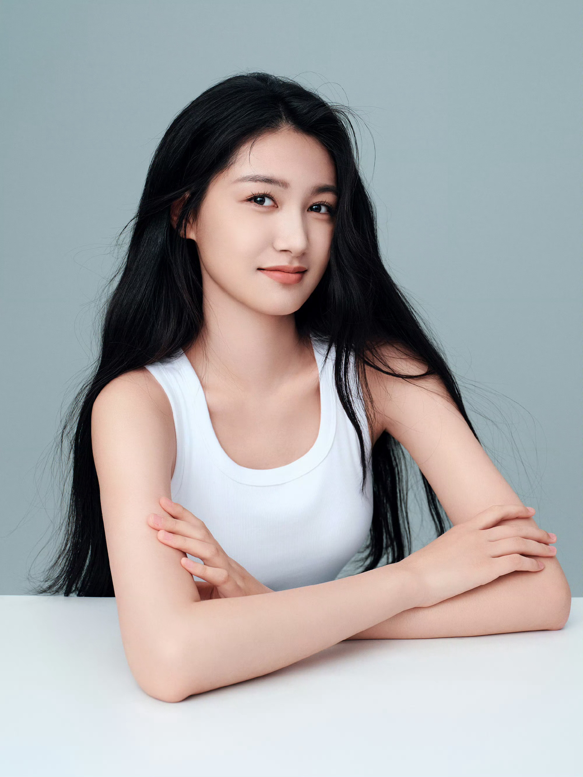张籽沐白背心牛仔绝美张籽沐​​​张籽沐​​​