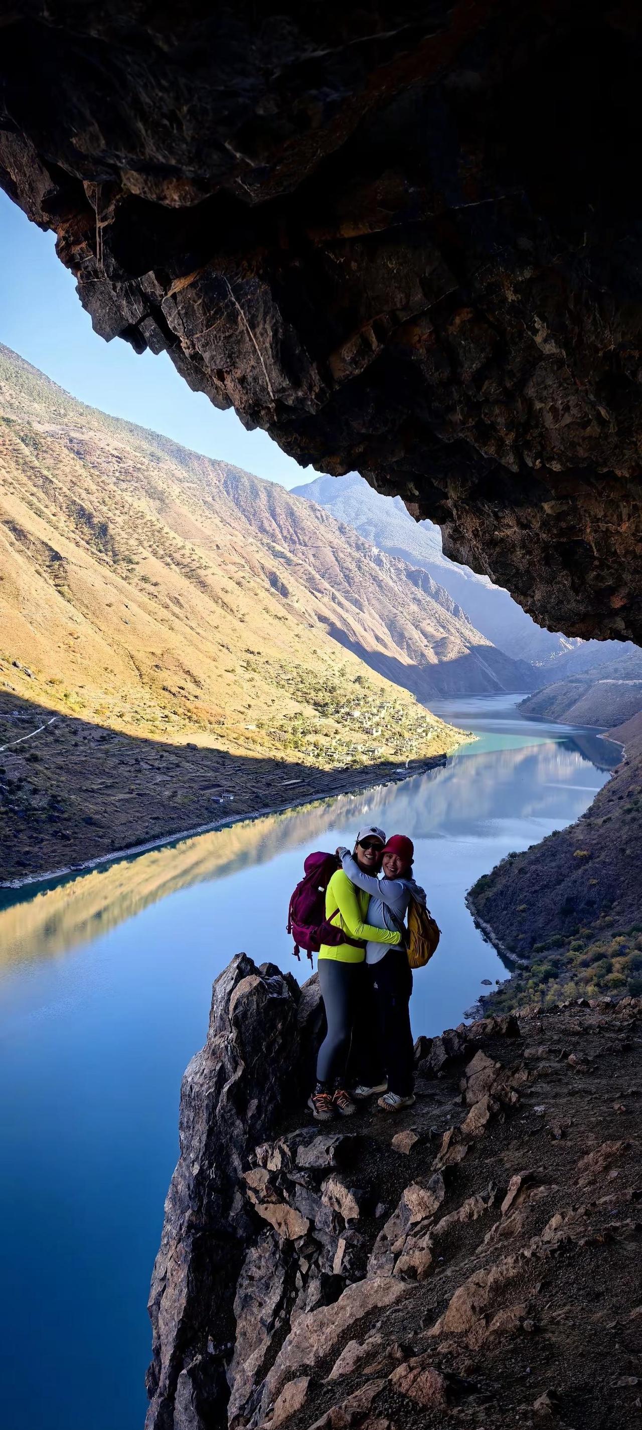 徒步太子关。行程：丽江出发二天一晚用车路线：丽江出发→大东乡→鸣音乡→上杨柳（车