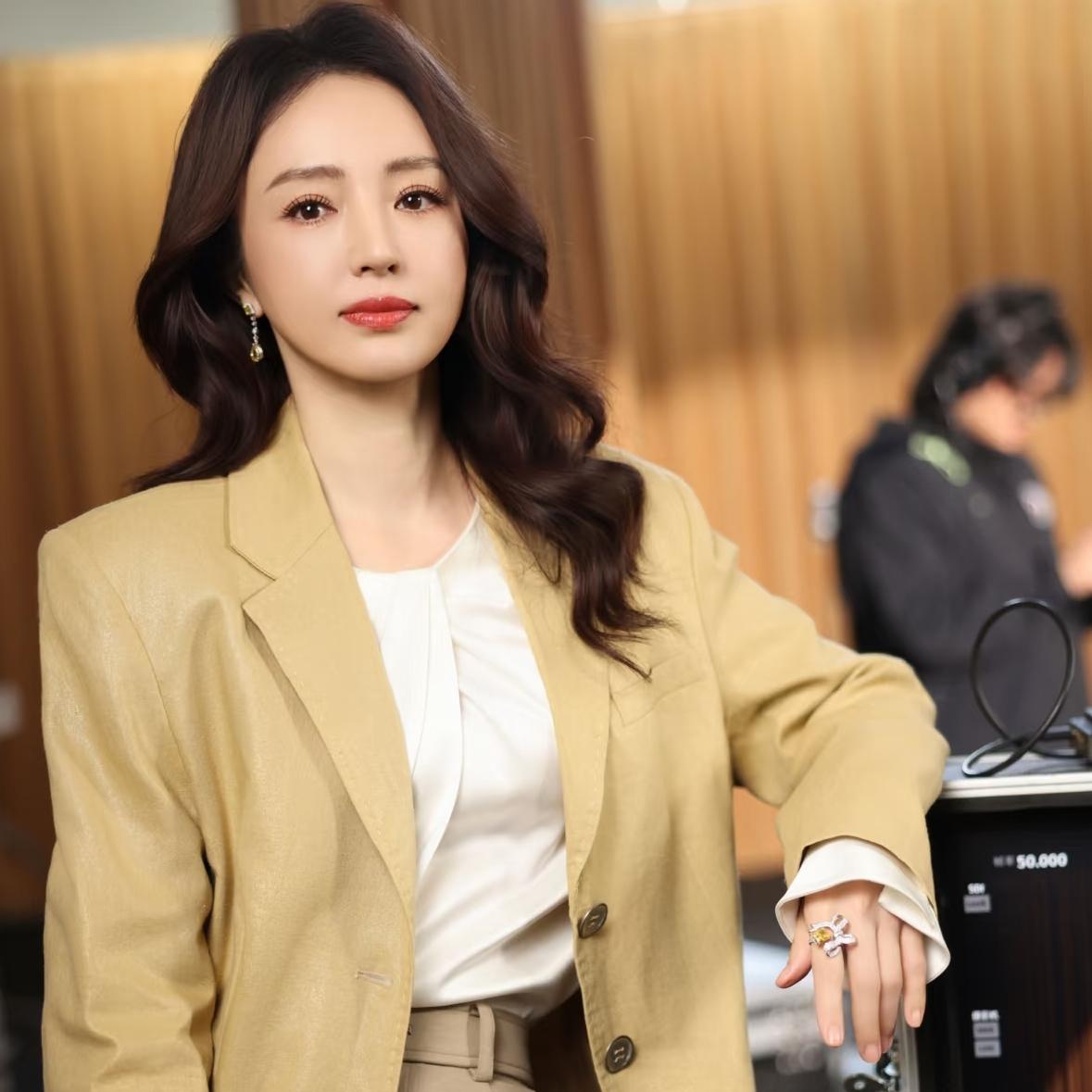 2012年到2026年，14年。三个人的人生2011年，高云翔和董璇结婚，金