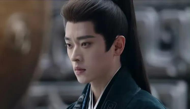 真的不太行，反正我是get不到！真的很奇怪，他之前演《云之羽》男二的时候我觉得