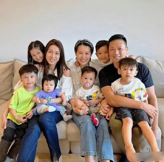 发现TVB女星一旦结婚，生孩子都好猛。林嘉欣生了三个，胡杏儿也生了三个……