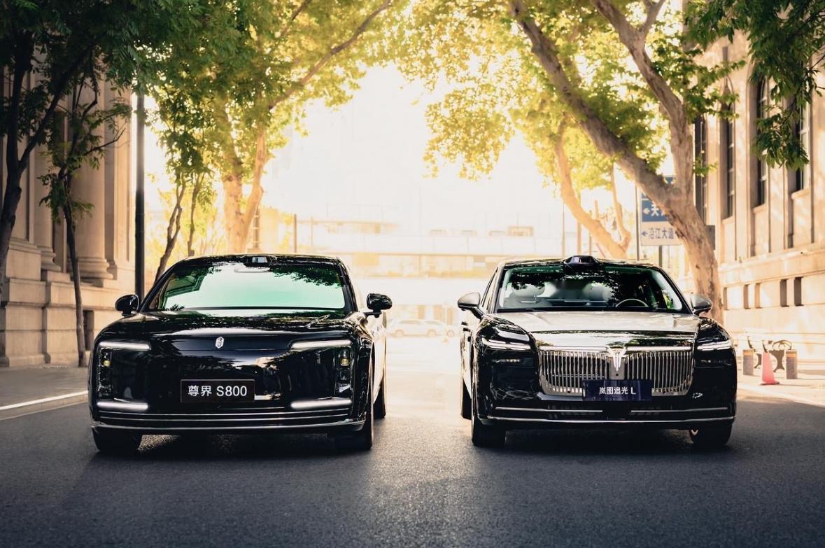 这双车对比拍的很专业呀[笑着哭]追光L的设计真心成功，30万价位的汽车，能和7