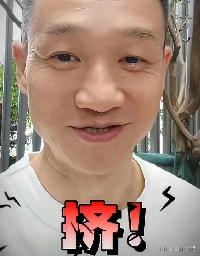 杨威，太纠结了！5月15号，前体操奥运冠军杨威，冲上了热搜，起因是他在社交平