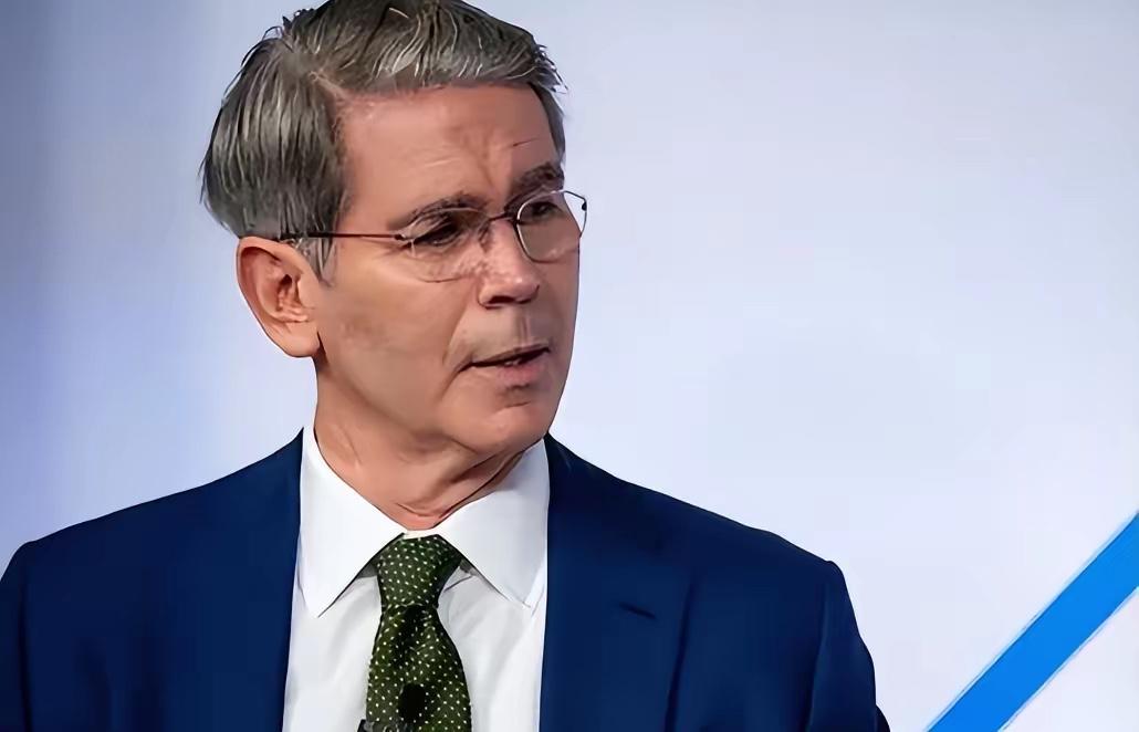 美国这回真拿杀手锏！直接发动了史无前例的“全面围堵中国”大戏！不仅把稀土出口这根