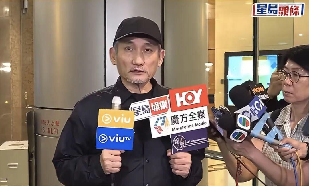 说出来可能很多人不信，那位拍出无数经典的徐克，当年不过是个从越南来的穷小子。家