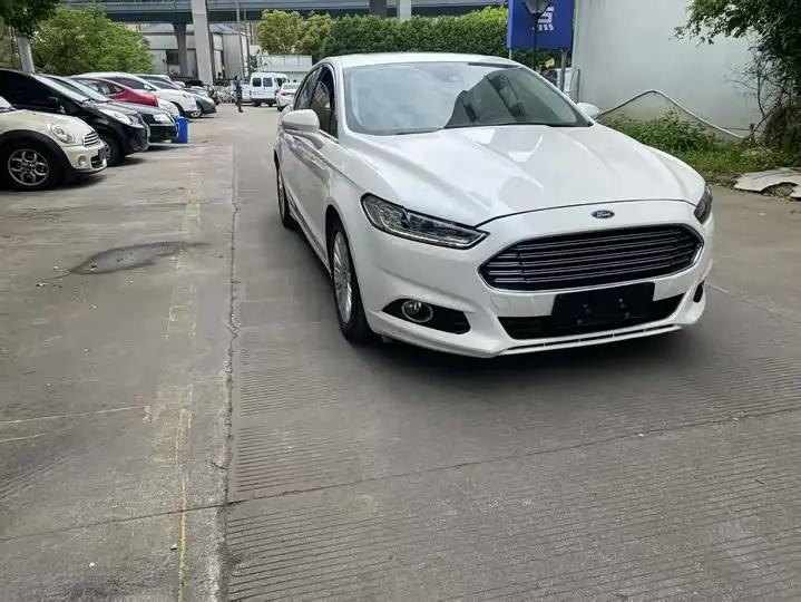 现在二手车价格都是人为打压的。。一个11年前的蒙迪欧卖个3万多，买的时候基本