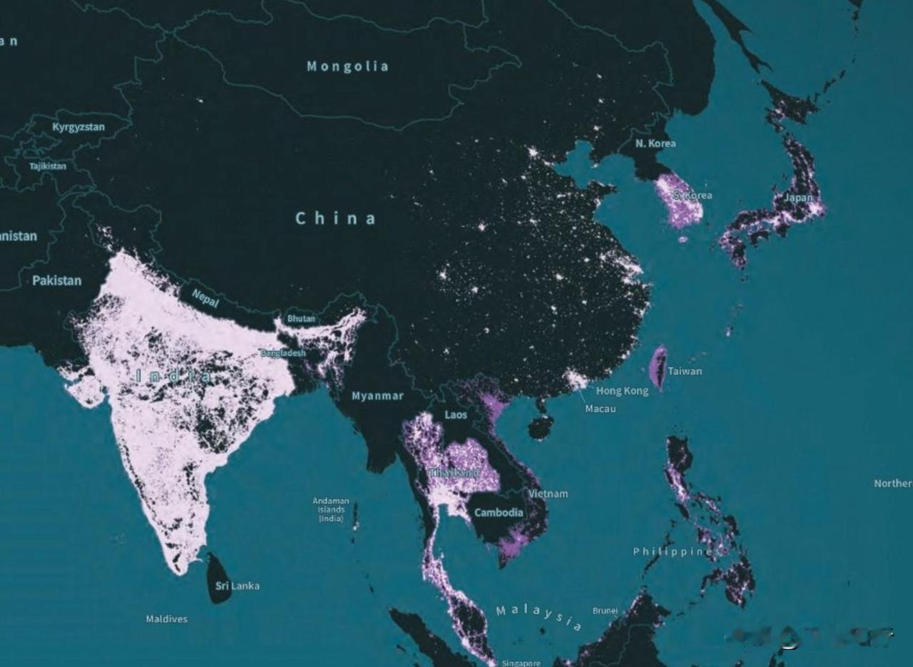 印度媒体发布了一张“全球5G覆盖图”。第一眼看过去：印度，亮如白昼；中国，