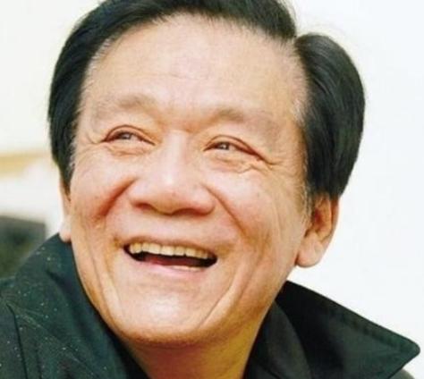 1986年，侯耀文为了跟韦唯在一起，抛弃了发妻刘彦，可是同居一年后，侯耀文又爱上