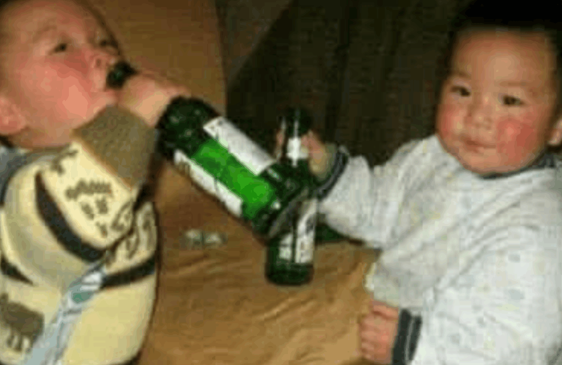没多久就要过年了, 为了孩子健康以及过个好年, 这些食物不要给孩子吃